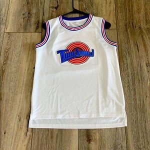 Micheal Jordan tune squad jersey